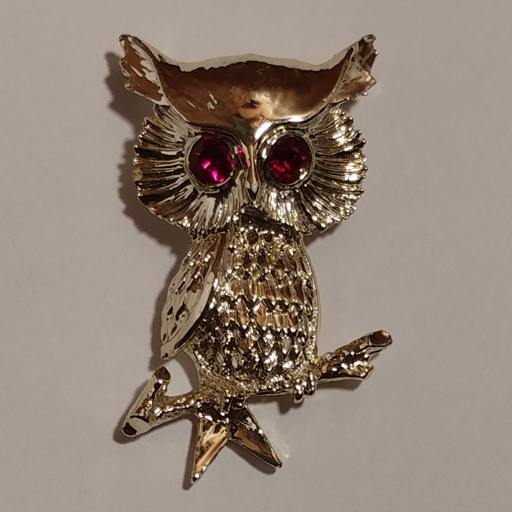 Owl - Gold Tone Brooch/Pin